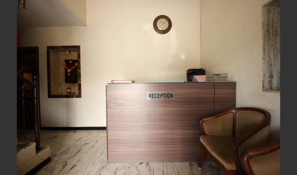 Hotel Q Deck Мумбаи Экстерьер фото