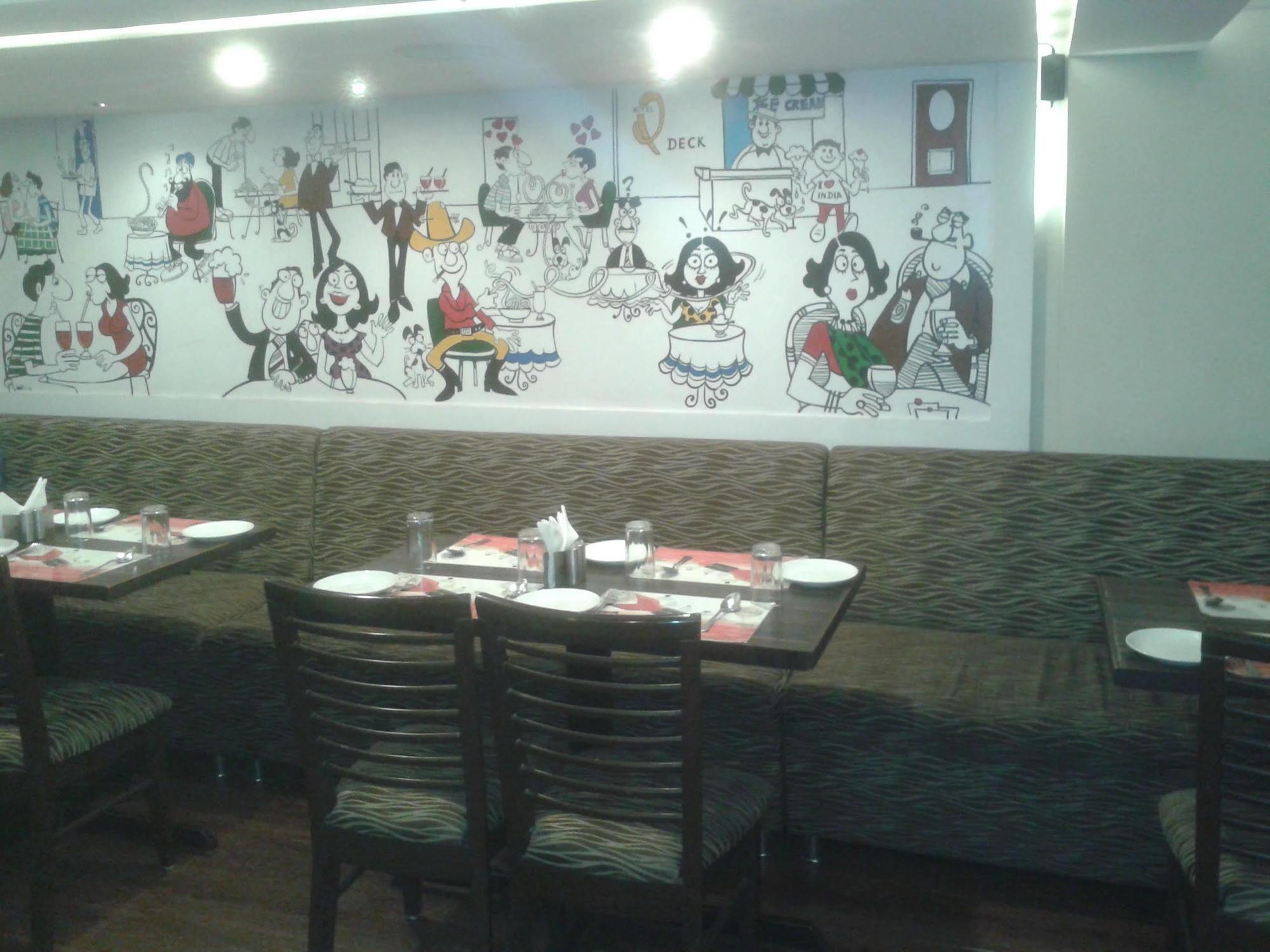 Hotel Q Deck Мумбаи Экстерьер фото